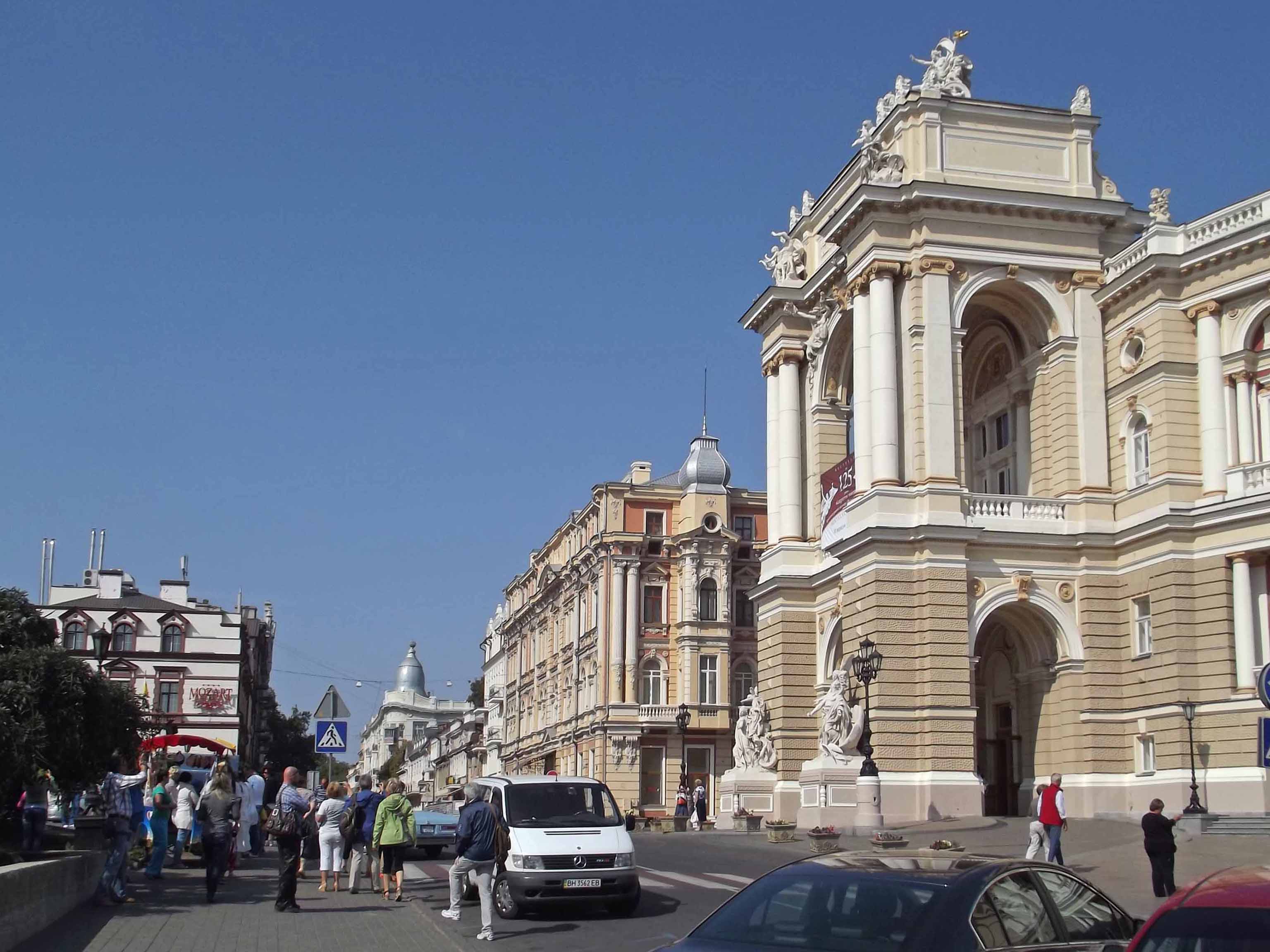 Смотрим на центр с дивана: веб-камеры Одессы онлайн