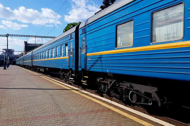 Новость - Транспорт и инфраструктура - Не уедешь: в Украине с 18 марта перестают ездить поезда - что с билетами