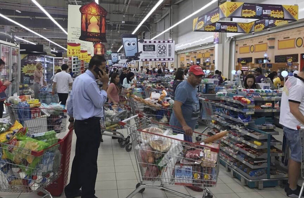 Ажиотаж в супермаркетах: что скупают иностранцы во время карантина фото