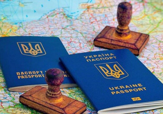 Тем, кто не успел вернуться: для украинцев запускают программу "Захист" фото