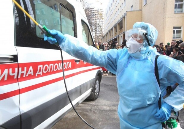 Киевским медикам выплатят надбавку к зарплате: подробности фото