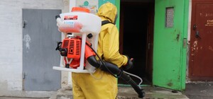 В Полтаве дезинфицируют подъезды, где живут люди, вернувшиеся из-за границы