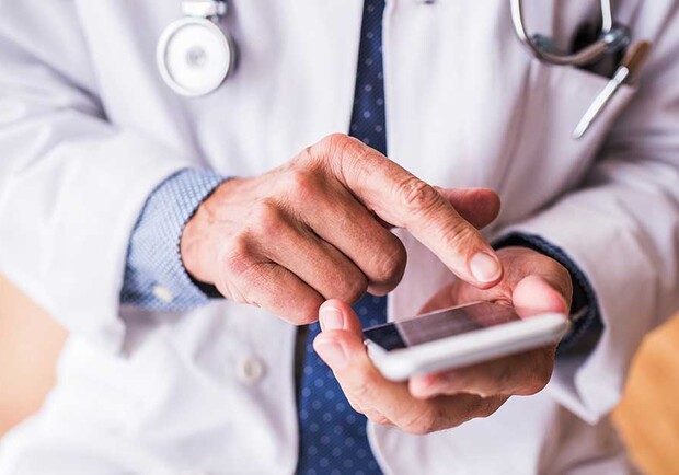 Для столичных медиков мобильная связь станет бесплатной фото