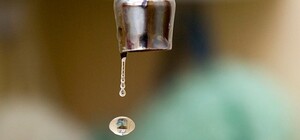 Не пей воду из-под крана: в двух районах будут промывать трубы