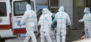 Подозрение на коронавирус: в инфекционку привезли женщину в тяжелом состоянии