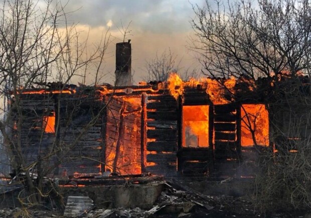 Уничтоженные дома и сильные пожары: что происходит в Житомирской области фото