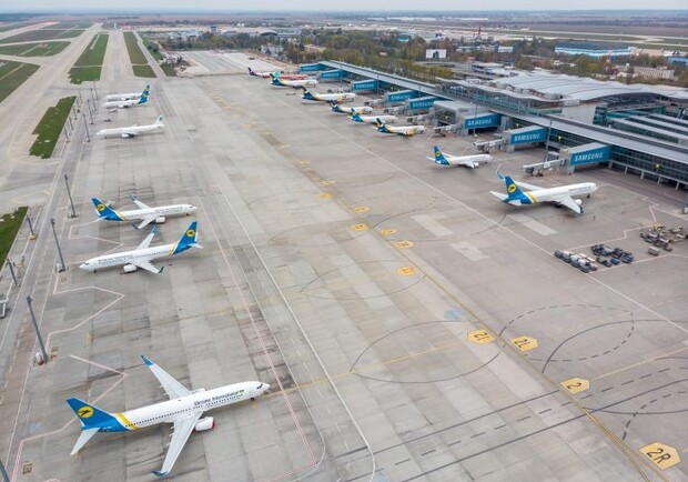 Самолеты заждались: как сейчас выглядит "Борисполь" с высоты птичьего полета фото