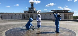 Фотофакт: малышей-основателей Киева одели в медицинские костюмы