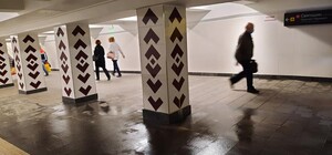 На Святошино потек недавно отремонтированный переход: в чем причина