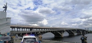 Бомба на мосту Метро: что грозит 