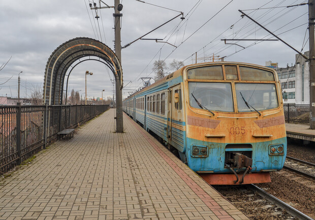 В пригородных электричках массово нарушают меры безопасности. Фото: Апостроф