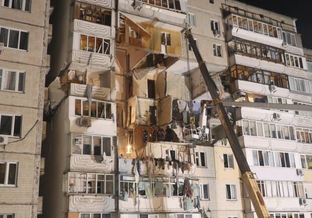 В соседнем доме от взрыва треснули стены. Источник фото: Delo.ua