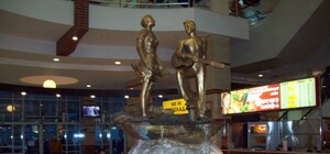 На одесском Привозе лопатами гребли деньги: опубликовано видео