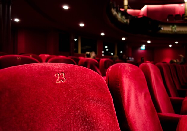 Киевским театрам, музеям и кинотеатрам разрешили работать. Фото: unsplash