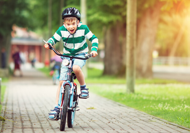 Велопарковки появятся в школах к началу нового учебного года. Источник фото: Tlum