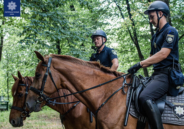 Открылся сезон конных патрулей. Фото: фейсбук полиции Киева