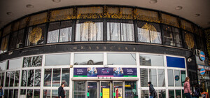 Взрыв на Шулявке: одному порвало ногу, второго отбросило 