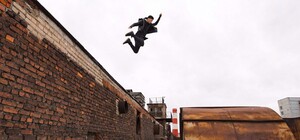 Студенты на карантине начали прыгать из окон: в чем причина