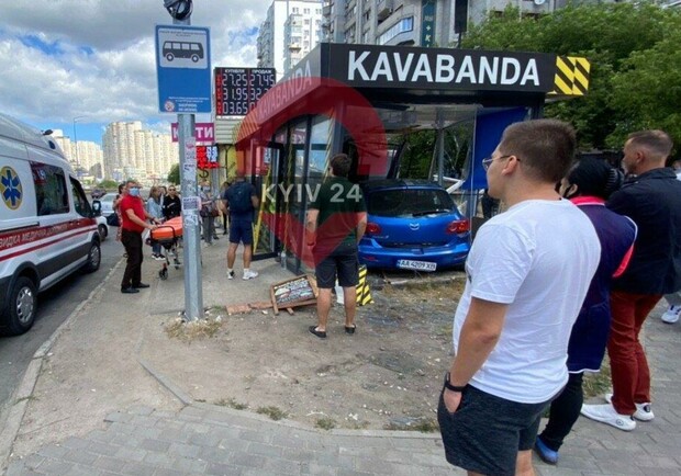 Пострадали два человека .Источник фото: Kyiv 24