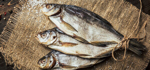 Съел рыбу — попал в больницу: в Харькове зафиксирован ботулизм