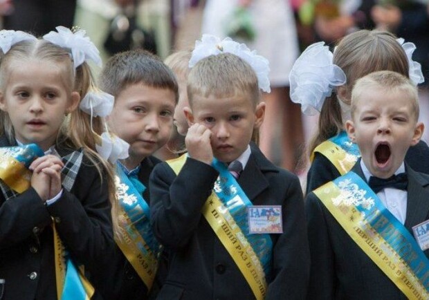 В Киеве насчитали 30 тысяч первоклассников. Источник фото: "ТСН"
