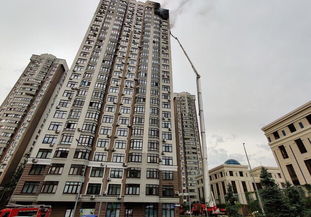 В Киеве горела квартира на 24 этаже 25-этажного дома. Фото: Страна.ua