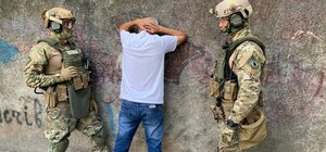 Спецназ, оружие и крики: что за задержание было на Красном Камне