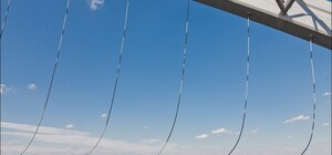 Работа кипит: на Подольском мосту монтируют июльскую партию новых вант 