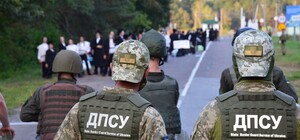 Не впускают: Украина закрыла пункт пропуска на границе, где застряли тысячи хасидов