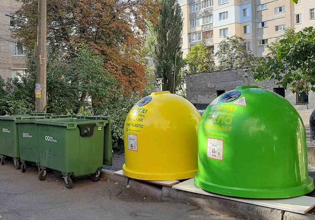 Отсортируй мусор: контейнеры "колокольчики" ставят в Соломянском районе - фото