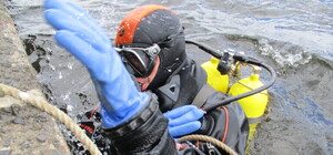 По ту сторону: как выглядят киевские причалы под водой