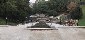 Работа кипит: в Соломенском парке начали возводить фонтан