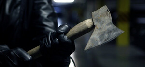 Ножницы для слабаков: под Днепром неиспользованные бюллетени гасят топором