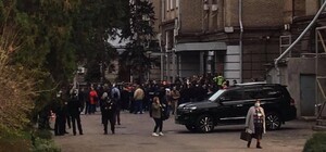 Третьи сутки без еды и сна: какая ситуация в запорожском терризбиркоме (видео)