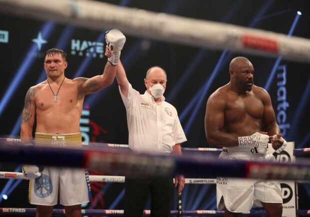 Небольшой отрыв: Украинский боксер Александр Усик победил бринца Дерека Чисору. Фото: Matchroom Boxing