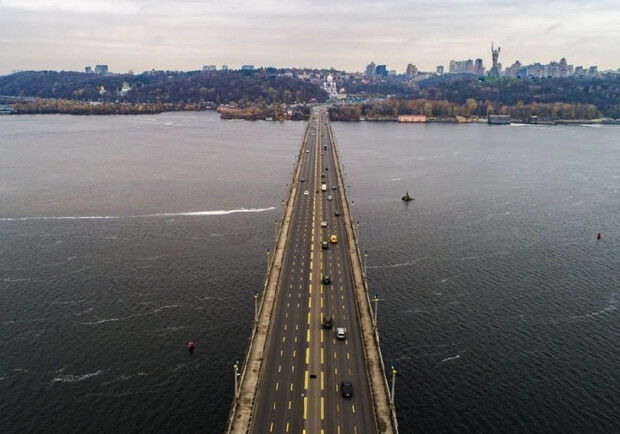 Скоро суд: полиция задержала "минера" моста Патона. Фото: Киев Власть
