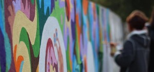 Идут на рекорд: на Дарнице создают Аллею украинской росписи