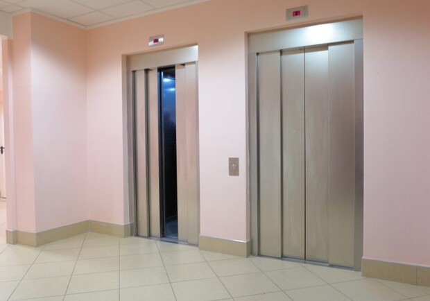 Получит ответ: где в Дарницком районе отремонтируют лифты - фото