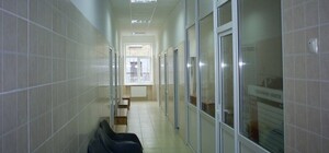 Нескорая помощь: в больнице под Киевом не приняли женщину с инсультом, из-за чего она скончалась