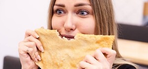 Андрій VS Олег: чебуречна на Староєврейській розпочала власний екзит-пол