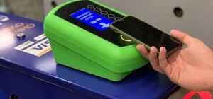 Картой или смартфоном: оплатить проезд бесконтактно можно уже на пяти станциях метро в Харькове