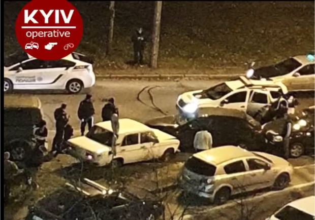 В Днепровском районе водитель "Жигули" устроил гонки с полицией. Фото: "Киев Оперативный"