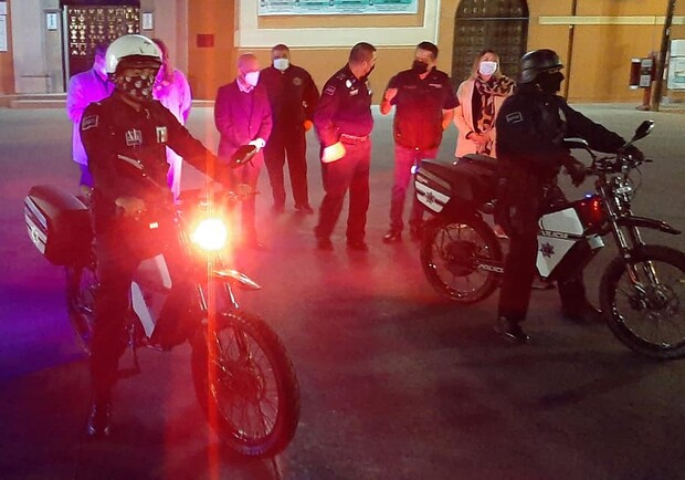 Мексиканские полицейские получили три украинских эклектробайка в подарок. Фото: facebook.com/PoliciaMexicali