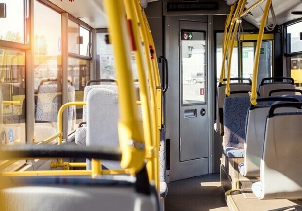 Неспокойное время: водитель троллейбуса подрался с пассажиром из-за маски. Фото: pixabay