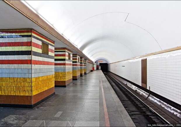 Теперь и на станции метро Шулявка начали капитальный ремонт - фото: livejournal