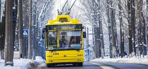 Не жди зря: как ездят троллейбусы после падения фонарей на Шулявском мосту