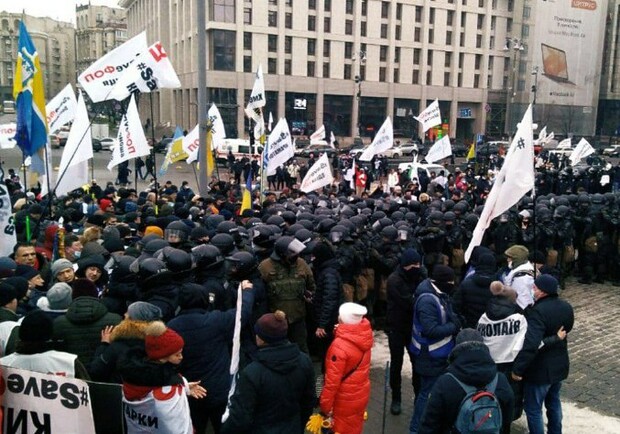 В центре Киева продолжаются протесты ФОПов, к ним присоединились медики - фото: ednist.info