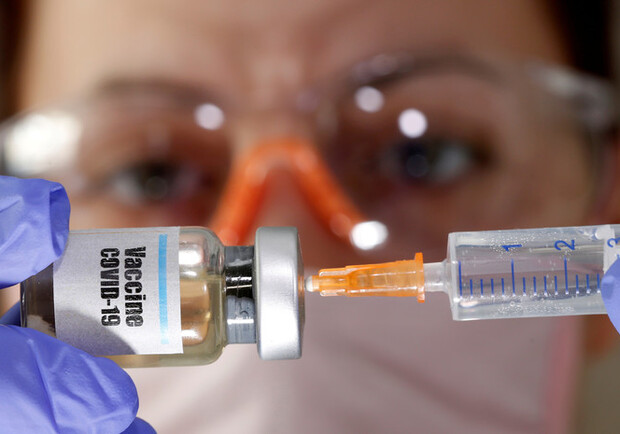 Когда в Украине появятся первые дозы вакцины. Фото: Reuters