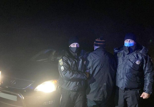 В Черниговской области 80-летний мужчина угнал Lexus. Фото: Национальная полиция