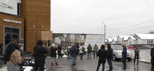 Пустые обещания: в Ирпене состоялась встреча обманутых инвесторов и застройщика ЖК